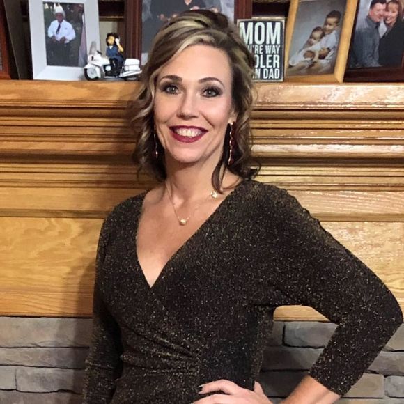 Meet your Posher, Liz - Picture 1 of 1